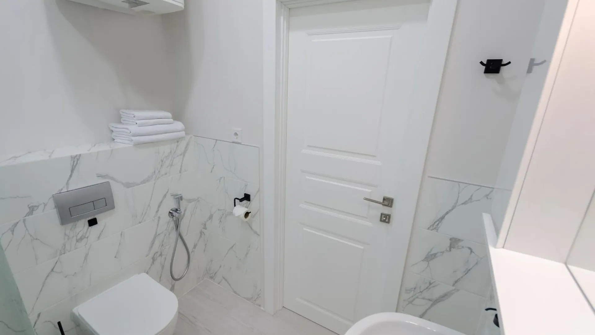 Petrovdom Apartments 14-7 In Rc Diplomat Hall, Zhylianska 59 Kiev